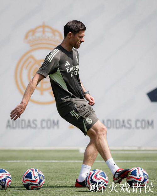 阿隆索险胜2-1：皇马客场两连捷，与巴萨差距缩至4分，争冠曙光再现